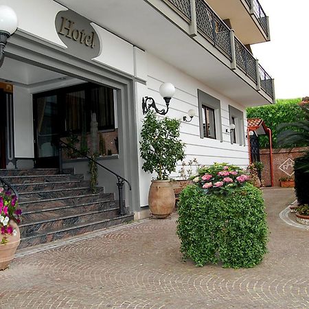 Hotel Ristorante Donato Calvizzano Екстериор снимка