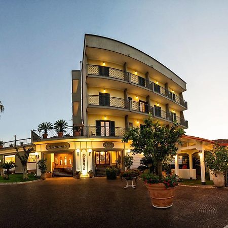 Hotel Ristorante Donato Calvizzano Екстериор снимка