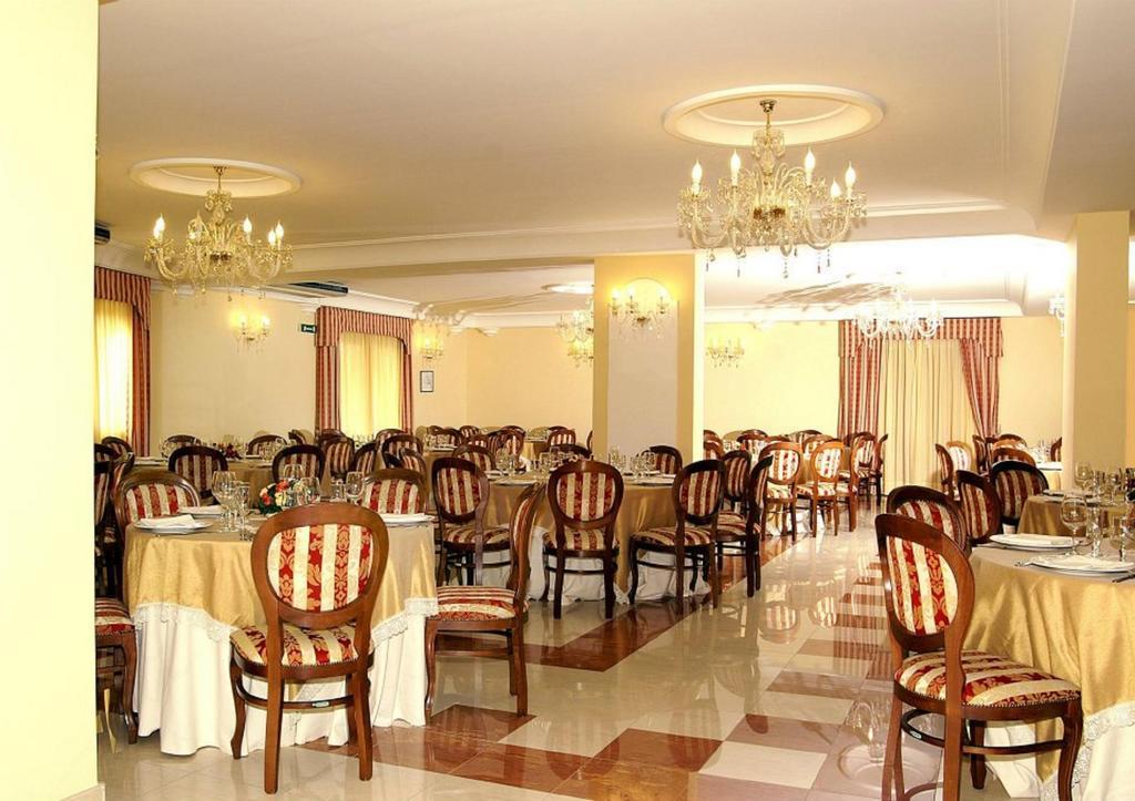 Hotel Ristorante Donato Calvizzano Екстериор снимка