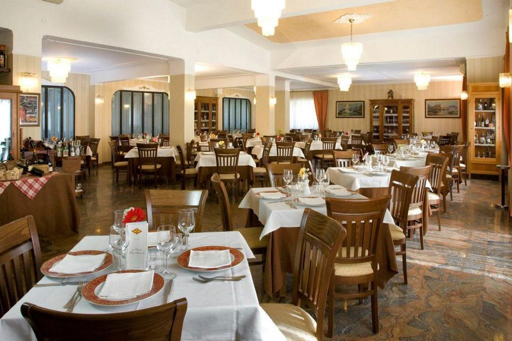 Hotel Ristorante Donato Calvizzano Екстериор снимка
