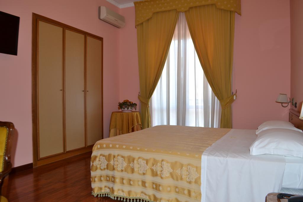 Hotel Ristorante Donato Calvizzano Екстериор снимка