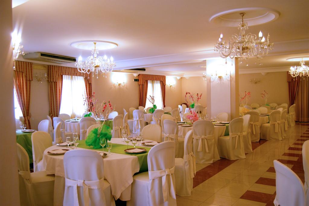 Hotel Ristorante Donato Calvizzano Екстериор снимка
