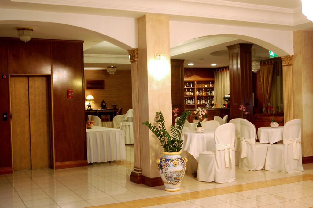 Hotel Ristorante Donato Calvizzano Екстериор снимка
