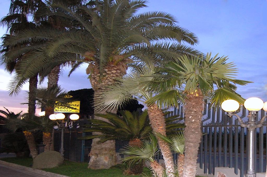 Hotel Ristorante Donato Calvizzano Екстериор снимка