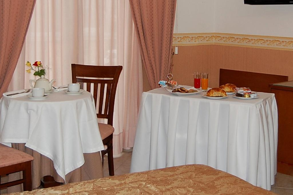Hotel Ristorante Donato Calvizzano Екстериор снимка