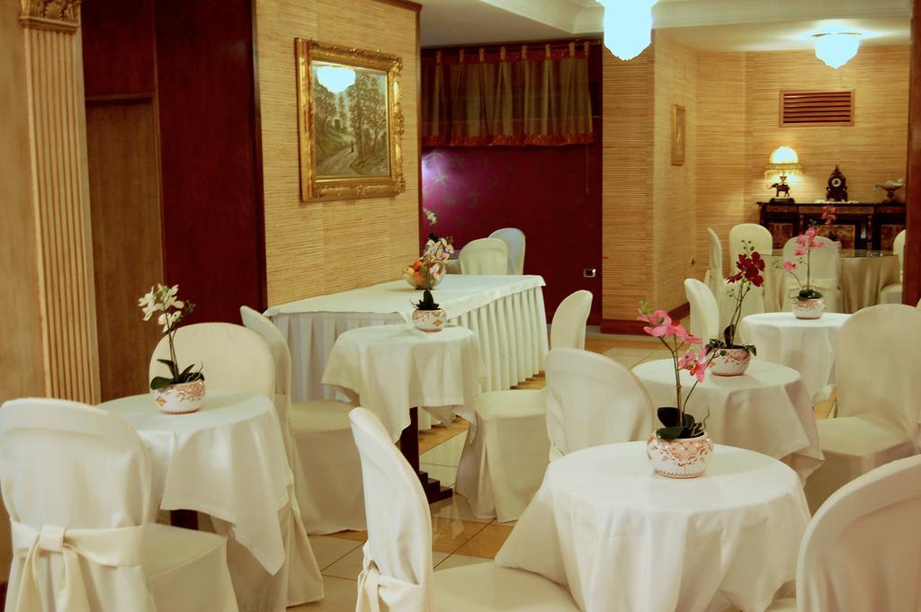 Hotel Ristorante Donato Calvizzano Екстериор снимка