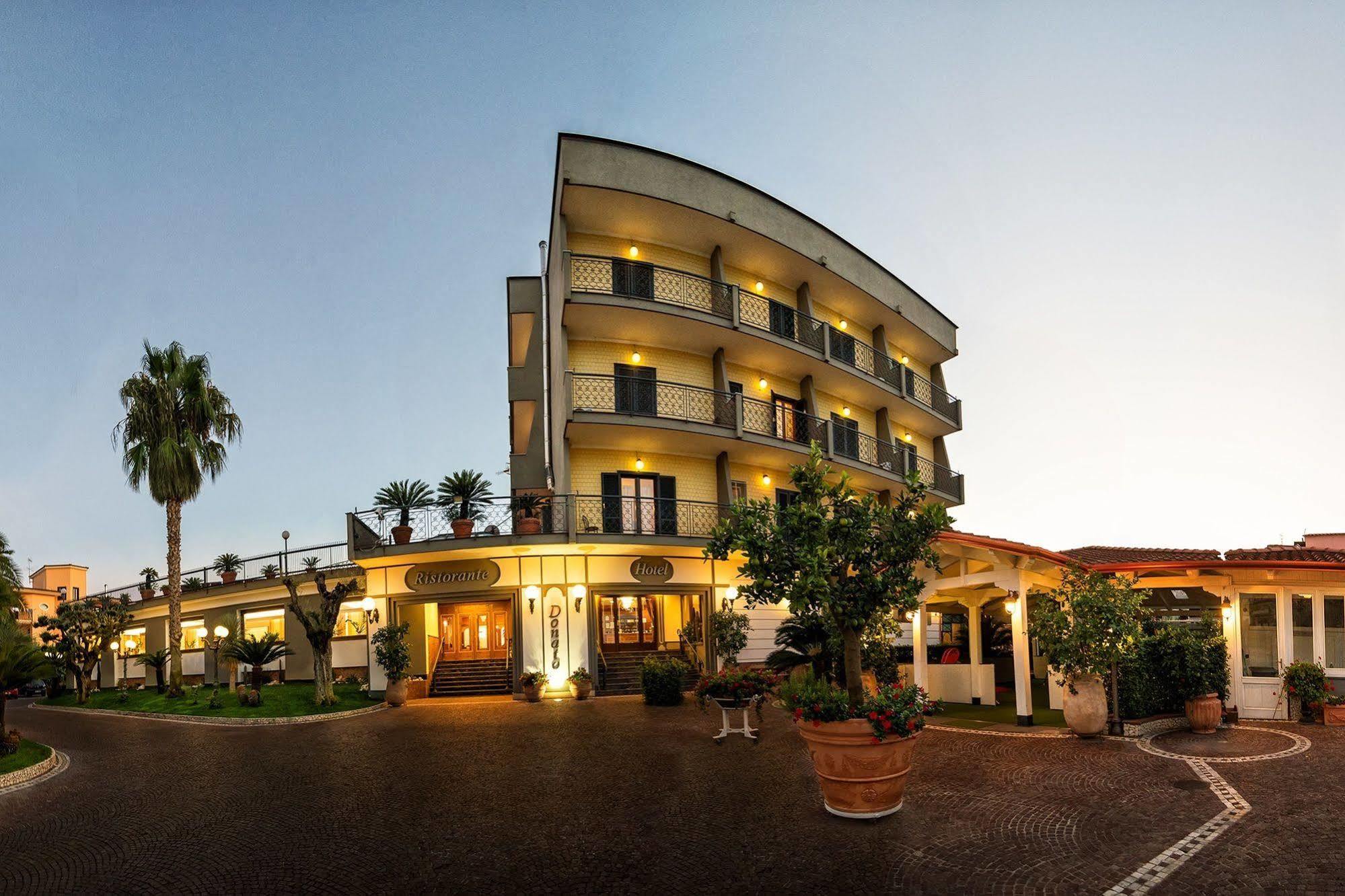 Hotel Ristorante Donato Calvizzano Екстериор снимка